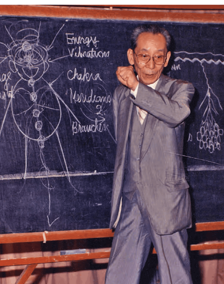 Michio Kushi lecturing